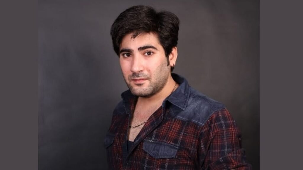 RAHUL MALANI: From Academia to the Silver Screen - A Journey of Perseverance and Passion - Entertainment - PNN Digital RAHUL MALANI: From Academia to the Silver Screen - A Journey of Perseverance and Passion - 1: What academic qualifications do you possess, and how do they reflect your dedication and versatility? - PNN Digital